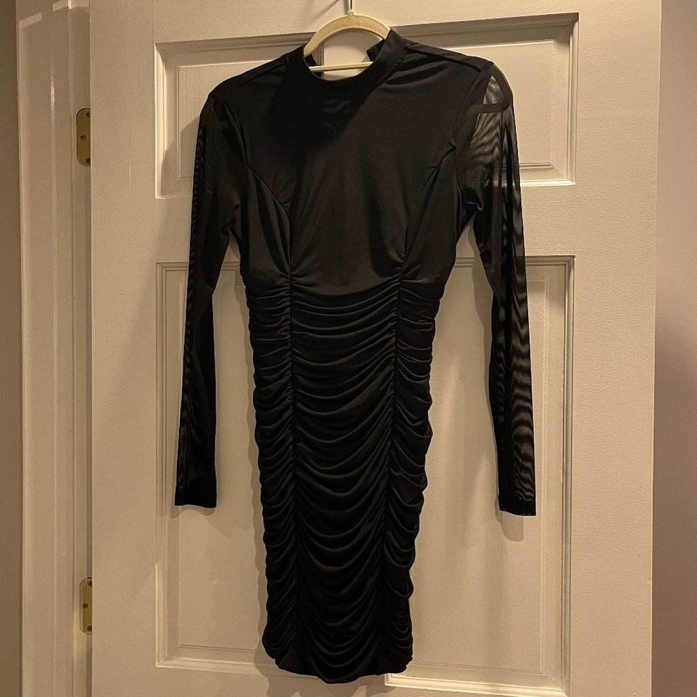 NEVER WORN WINDSOR BLACK LONG SLEEVE DRESS SIZE SMALL